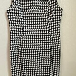 Calvin Klein dress‎ zipper back sleeveless size 12, petite, black and white